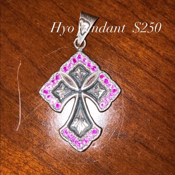 Cross Pendant only no necklace attached - Picture 2 of 2